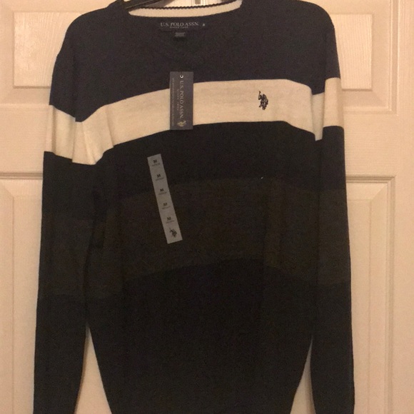 Sweater - Picture 2 of 3